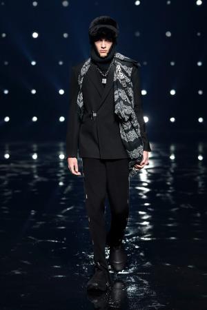 Givenchy Fall Winter 2021-2022 Paris - RUNWAY MAGAZINE ® Collections