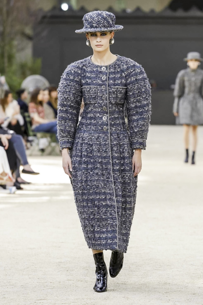 Photo #1b0d0 from Chanel Fall Winter 2017 Haute Couture