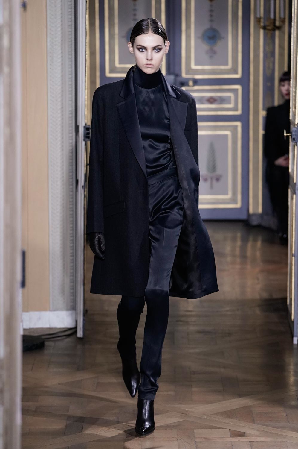 Olivier Theyskens Fall Winter 2020-21 Fashion Show