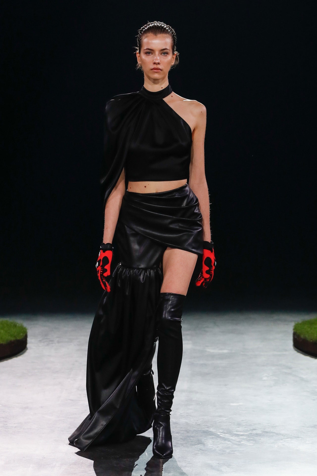 David Koma Fall Winter 2022-23 Fashion Show