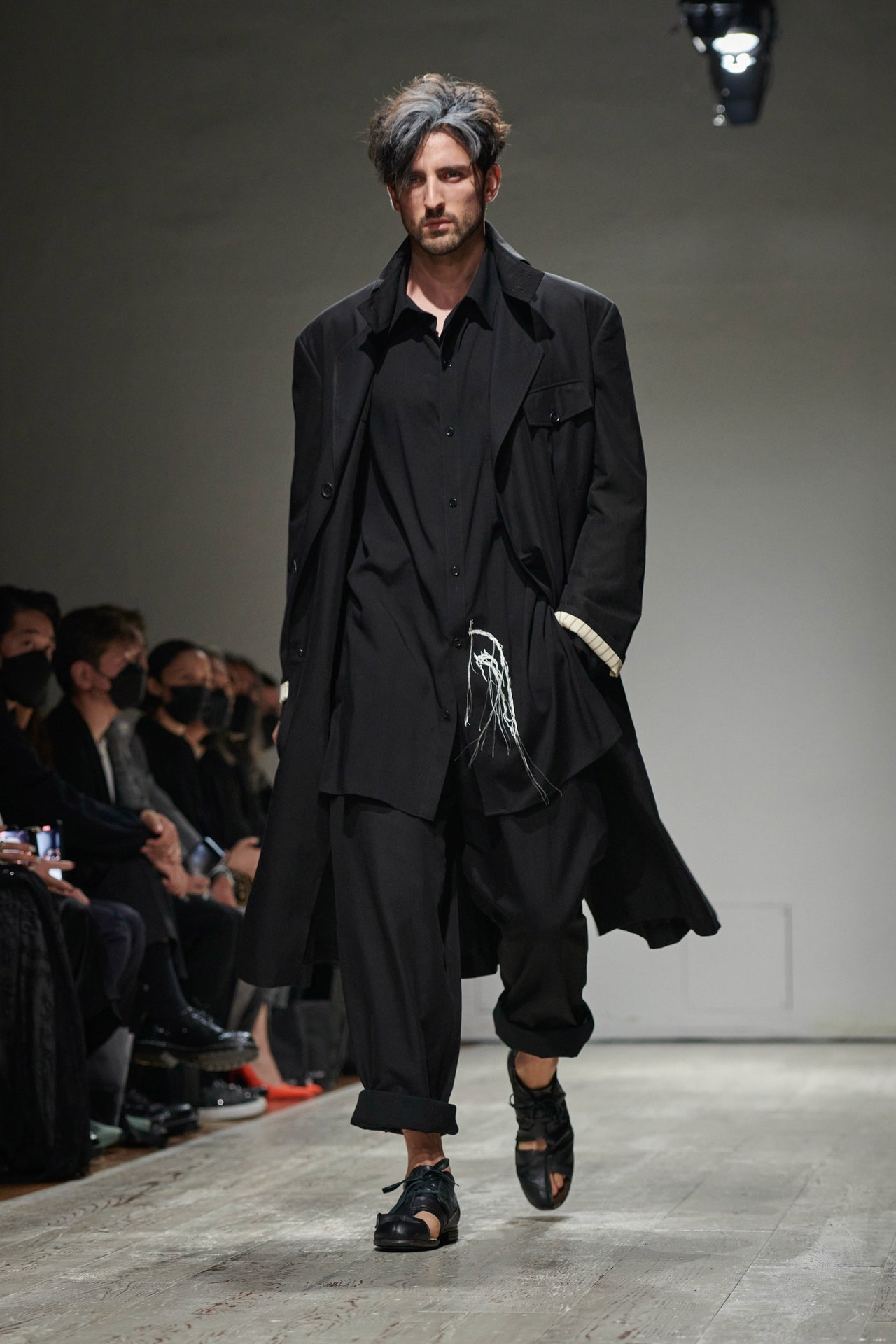 Yohji Yamamoto Spring Summer 2023 Men Fashion Show