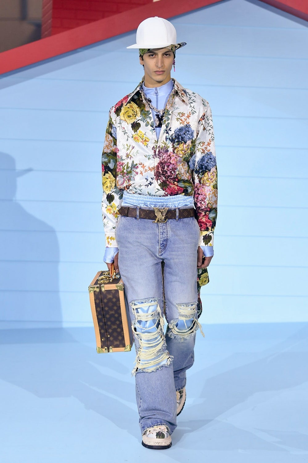 Louis Vuitton Mens FallWinter 2023 Fashion Show with a Live Performance  by Rosalía  LOUIS VUITTON  YouTube