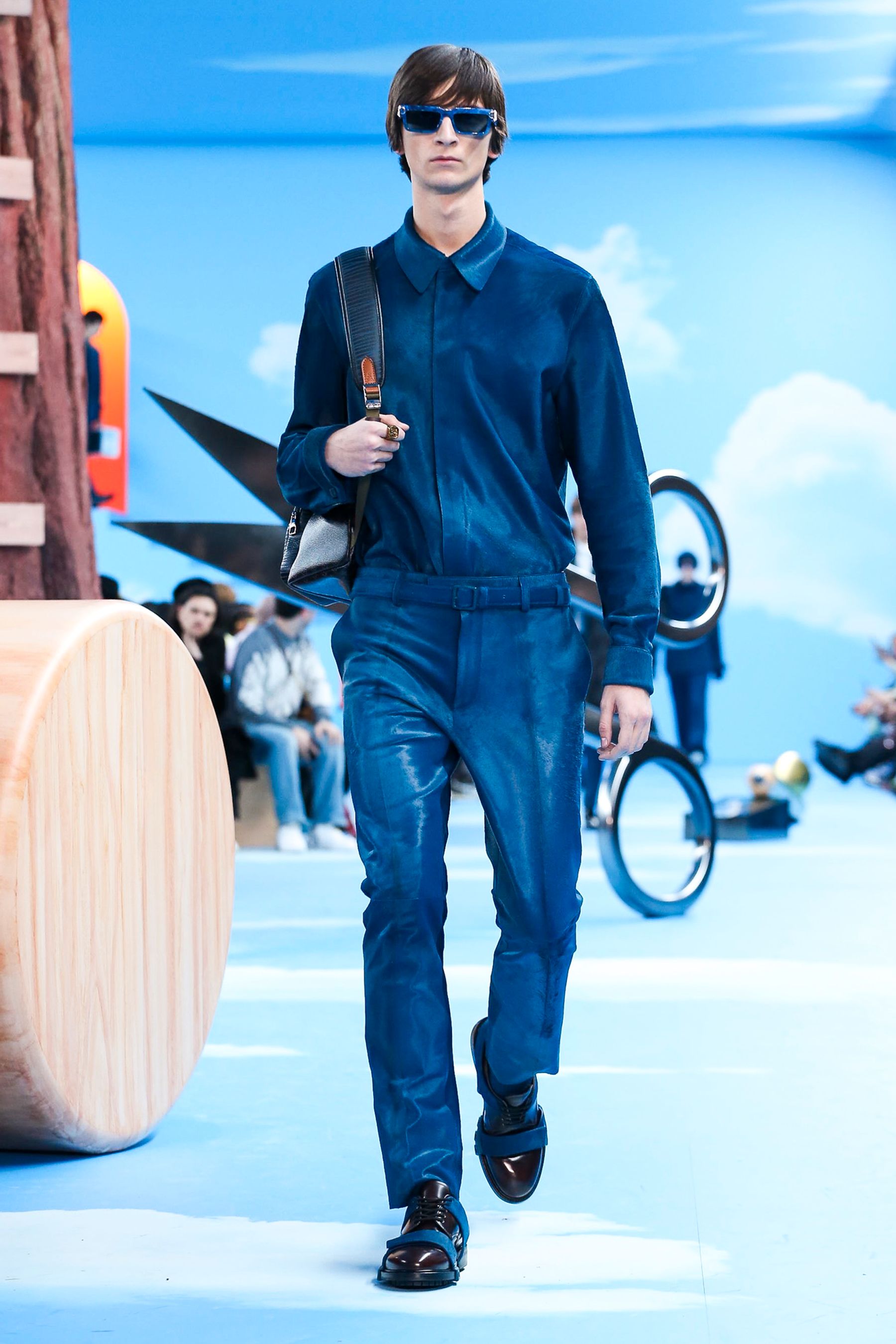 Louis Vuitton Men's Fall 2021. V nové kolekci zkoumá Virgil Abloh mužské  archetypy