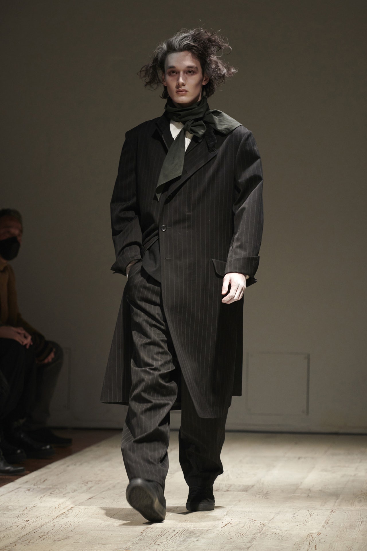 Yohji Yamamoto Fall Winter 2022-23 Men Fashion Show