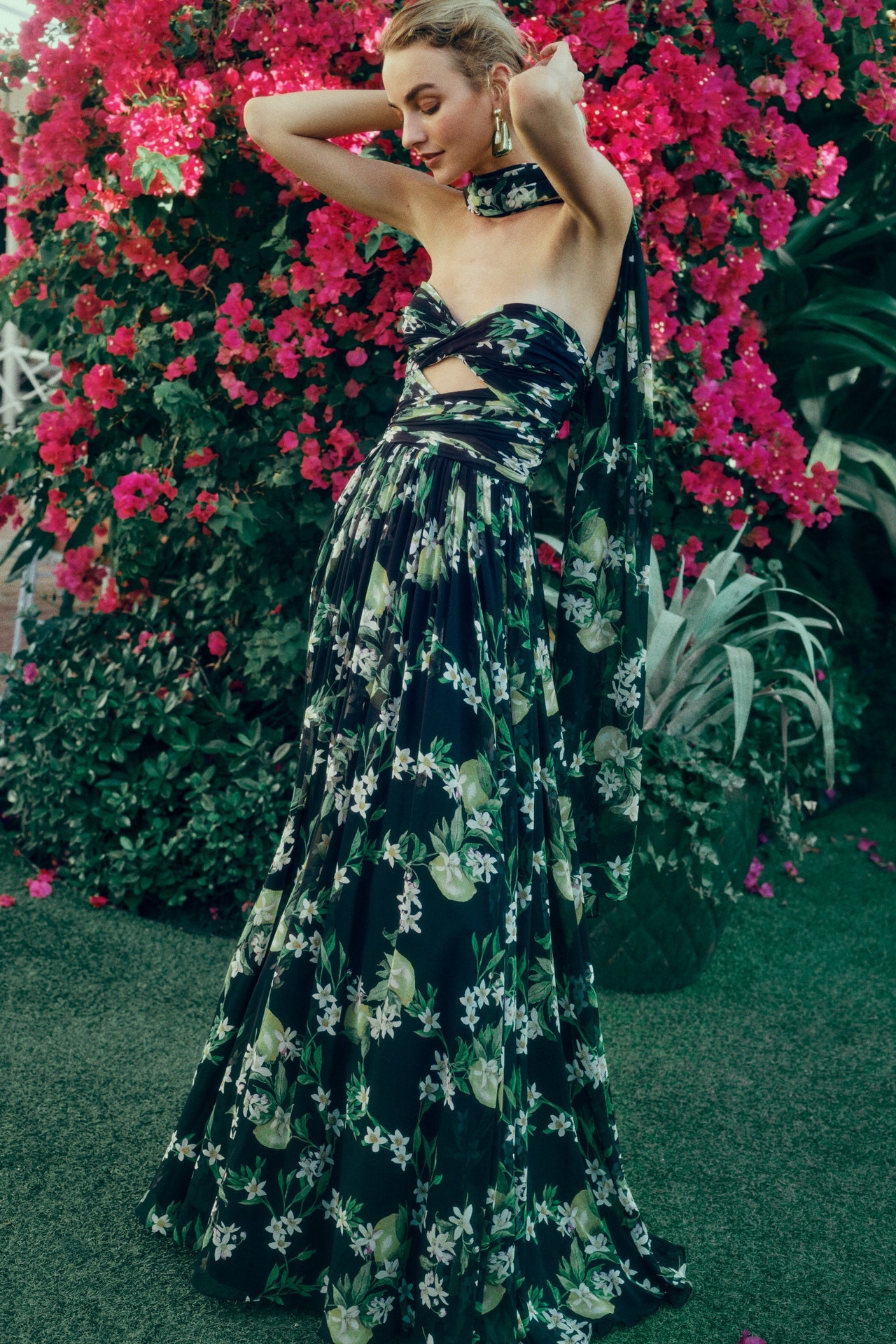 Monique Lhuillier Spring Summer 2025 Lookbook | Photos, Review and Videos |  Kendam
