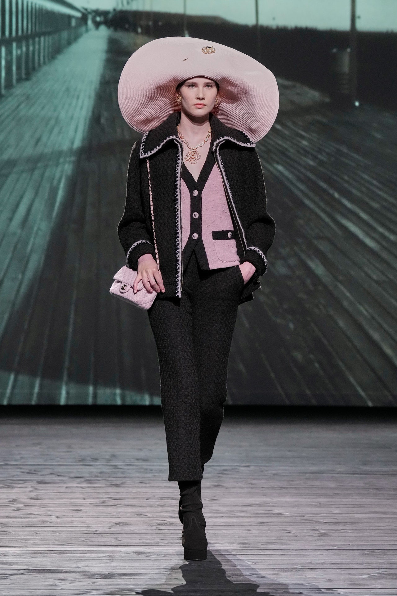 Chanel Fall Winter 2024-25 Fashion Show