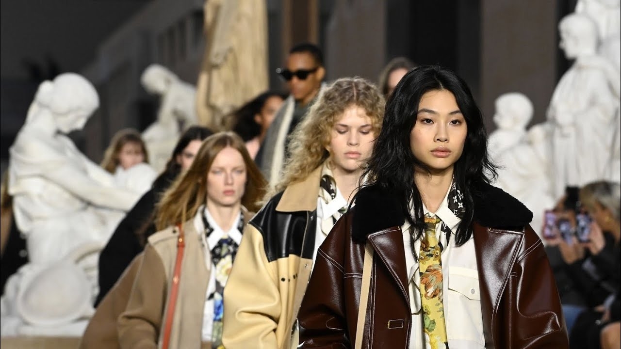 Exclusive: How Samara Weaving Got Ready for the Louis Vuitton Spring 2020  Show
